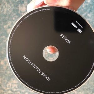 Louis Tomlinson walls cd